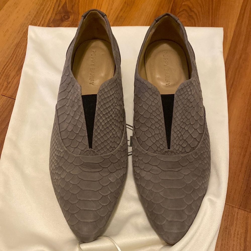 Poppy Barley 365 loafer size 10 in grey nubuck snake.